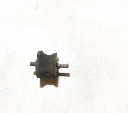 BMW 5 E39 Engine mount bracket 1094916