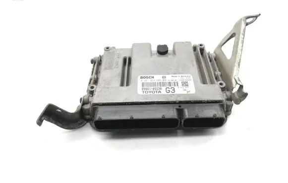 Toyota Avensis T270 Engine control unit/module 8966105G30 0281033209
