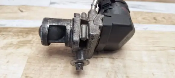 BMW 5 F10 F11 EGR valve 7810871