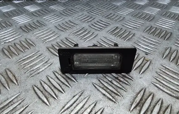 Skoda Yeti (5L) Number plate light 8T0943021