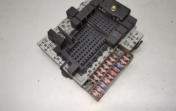 Volvo S80 Fuse module 9494342
