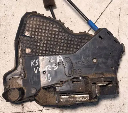 Toyota Corolla Verso AR10 Front door lock PBTABS