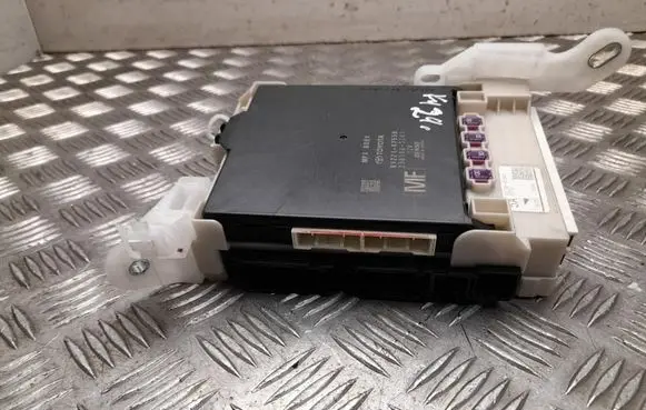 Toyota Prius (XW50) Fuse box set 8922147550