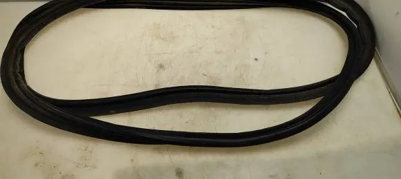 Toyota Avensis T250 Loading door rubber seal (on body) 