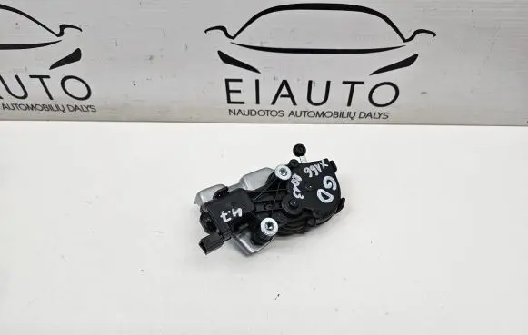 Mercedes-Benz GL X166 Vent window/glass motor A1666700104 00086509