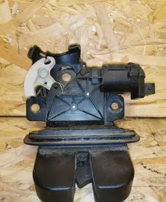 Audi A4 S4 B7 8E 8H Tailgate/trunk/boot lock/catch/latch 8P4827505B