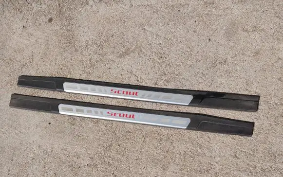 Skoda Octavia Mk2 (1Z) Front sill trim cover