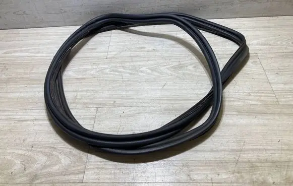 Mercedes-Benz C W204 Seal rubber (tailgate) 
