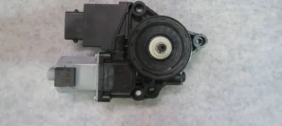 KIA Sorento Front door window regulator motor 82460C5220