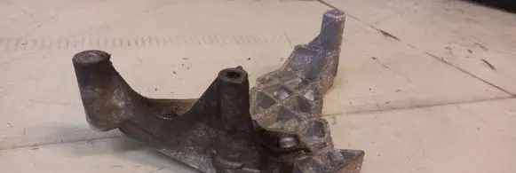 Seat Toledo III (5P) Engine mounting bracket 03G199207F