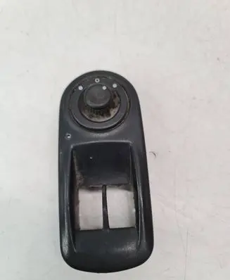 Renault Megane II Wing mirror switch 8200002442A