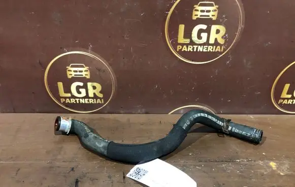 Mercedes-Benz C W204 Engine coolant pipe/hose A2045010982