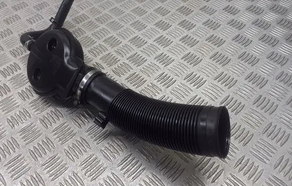 Opel Corsa C Breather hose/pipe 90572687