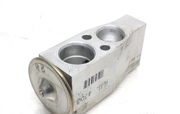 Toyota Auris E180 Air conditioning (A/C) expansion valve 75004700