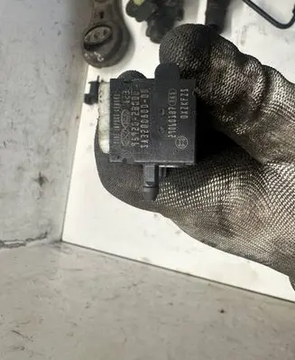 Hyundai Santa Fe Airbag deployment crash/impact sensor 9592028000