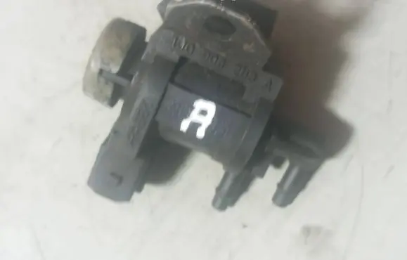 Volkswagen PASSAT B6 Turbo solenoid valve 1J0906283A