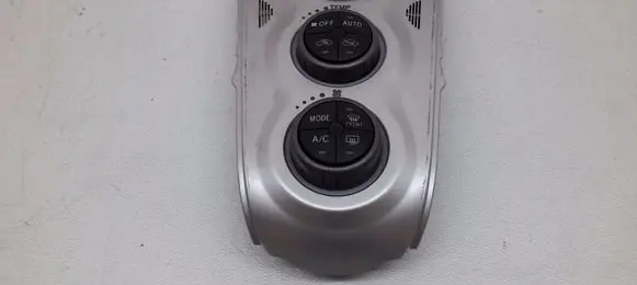 Toyota Yaris Air conditioner control unit module 559000D210