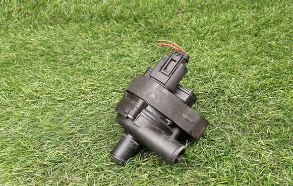 Mercedes-Benz E W211 Electric auxiliary coolant/water pump A2118350028 3130591163
