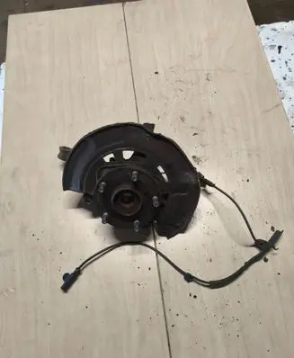 Front wheel hub
