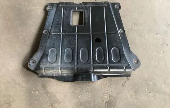 Dacia Duster Engine splash shield/under tray 758307960R KA1003502