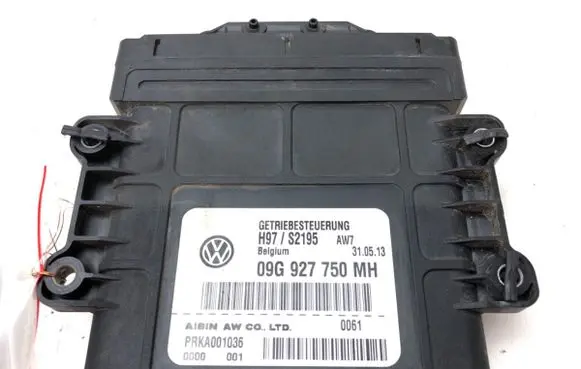 Volkswagen PASSAT CC Gearbox control unit/module 09G927750MH