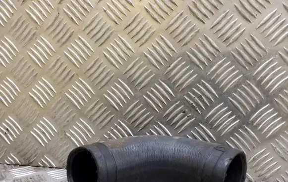 Nissan X-Trail T30 Intercooler hose/pipe