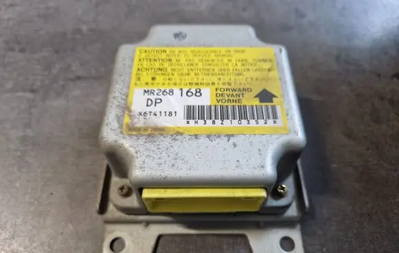 Mitsubishi Pajero Sport I Airbag control unit/module MR268168