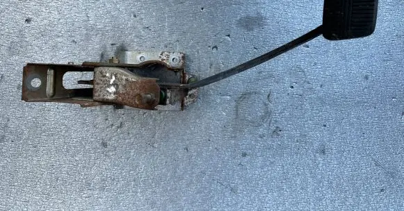 Nissan Patrol Y60 Clutch pedal 4654006J00