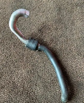 Engine coolant pipe/hose