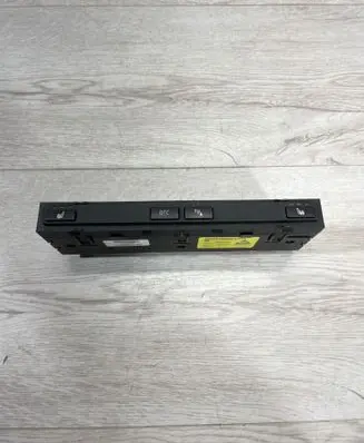 BMW 5 E60 E61 Seat heating switch 6985750 13580662 677702B