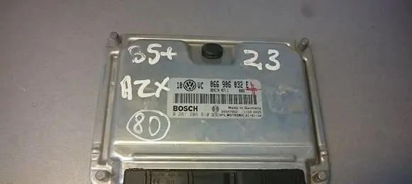 Volkswagen PASSAT B5.5 Engine control unit/module 066906032E 0261206810