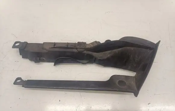 Audi TT TTS RS Mk3 8S Fender end trim 8S0821169A