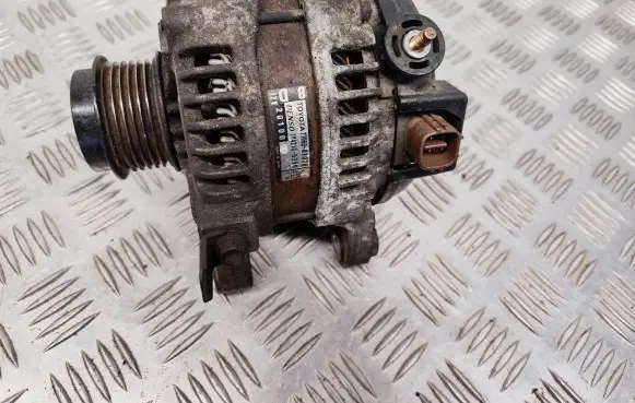 Toyota Auris 150 Generator/alternator 270600T020