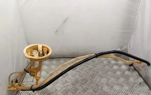 BMW 3 E92 E93 Fuel level sensor 7190944