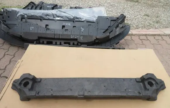 Jaguar XF X250 Front bumper foam support bar GX73-17E898-AA
