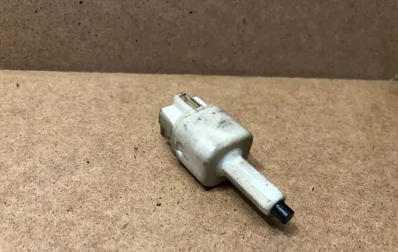 Toyota Avensis T250 Brake pedal sensor switch