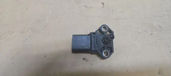 Volkswagen PASSAT B6 Air pressure sensor 038906051C 0281002401