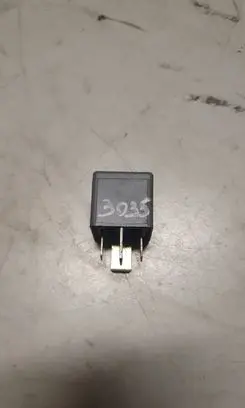 Audi A6 S6 C5 4B Other relay 8D0951253 V23134J52X300 370