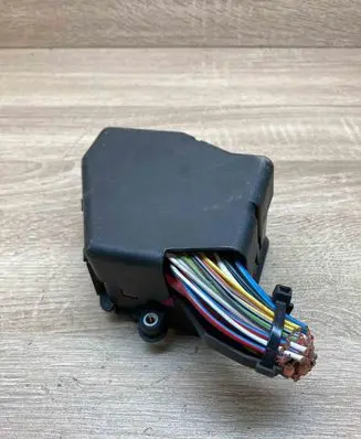 Audi A4 S4 B6 8E 8H Fuse module 8D1941824
