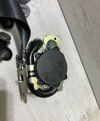 Ford Kuga III Front seatbelt L0061241