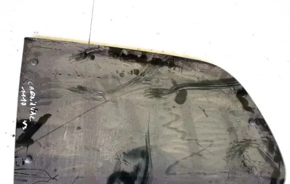 KIA Carnival Rear side window