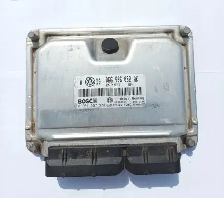 Volkswagen Golf IV Engine control unit/module 066906032AK 0261207378