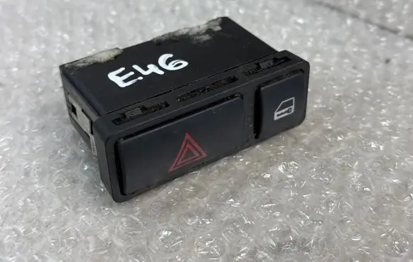 BMW 3 E46 Hazard light switch 8368920 61318368920
