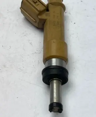 Toyota Prius (XW30) Fuel injector 2325037010 069012604