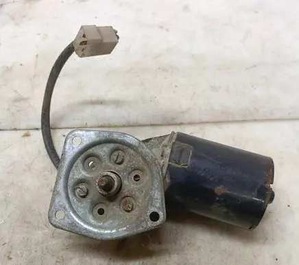 Mercedes-Benz 207 310 Wiper motor 0390341085