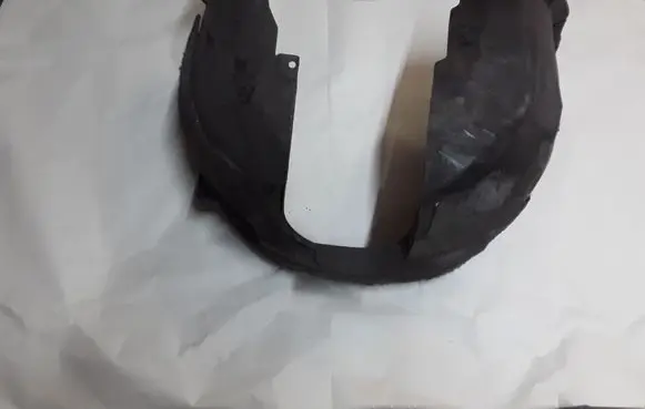 Front wheel arch liner splash guards