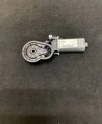 Land Rover Range Rover Velar Seat adjustment motor C00188104 101886373