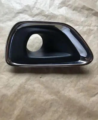 Jeep Grand Cherokee Front fog light trim/grill 68143083AB