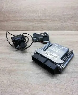 Mercedes-Benz E W211 Engine control unit/module ECU A6471530779 2115451408
