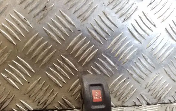 Opel Astra G Hazard light switch 09131728 09138059